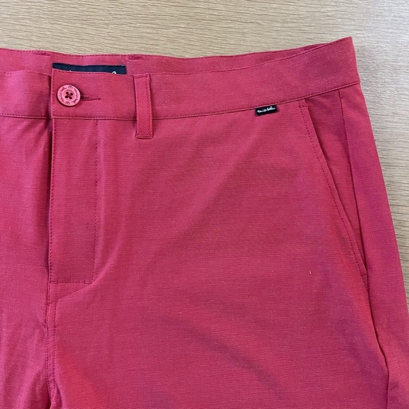 Men's Travis Matthew Size 40 Flat Front Red Athletic Golf Shorts - Picture 2 of 6